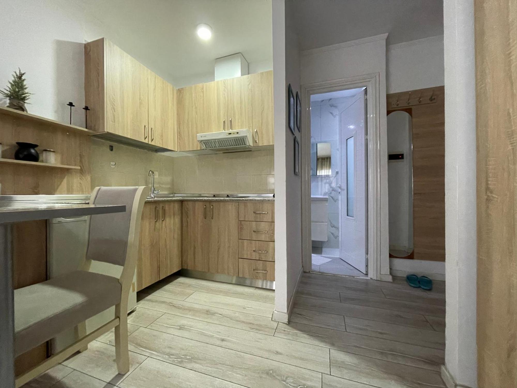 Downtown Modern Studio Apartment Tirana Esterno foto