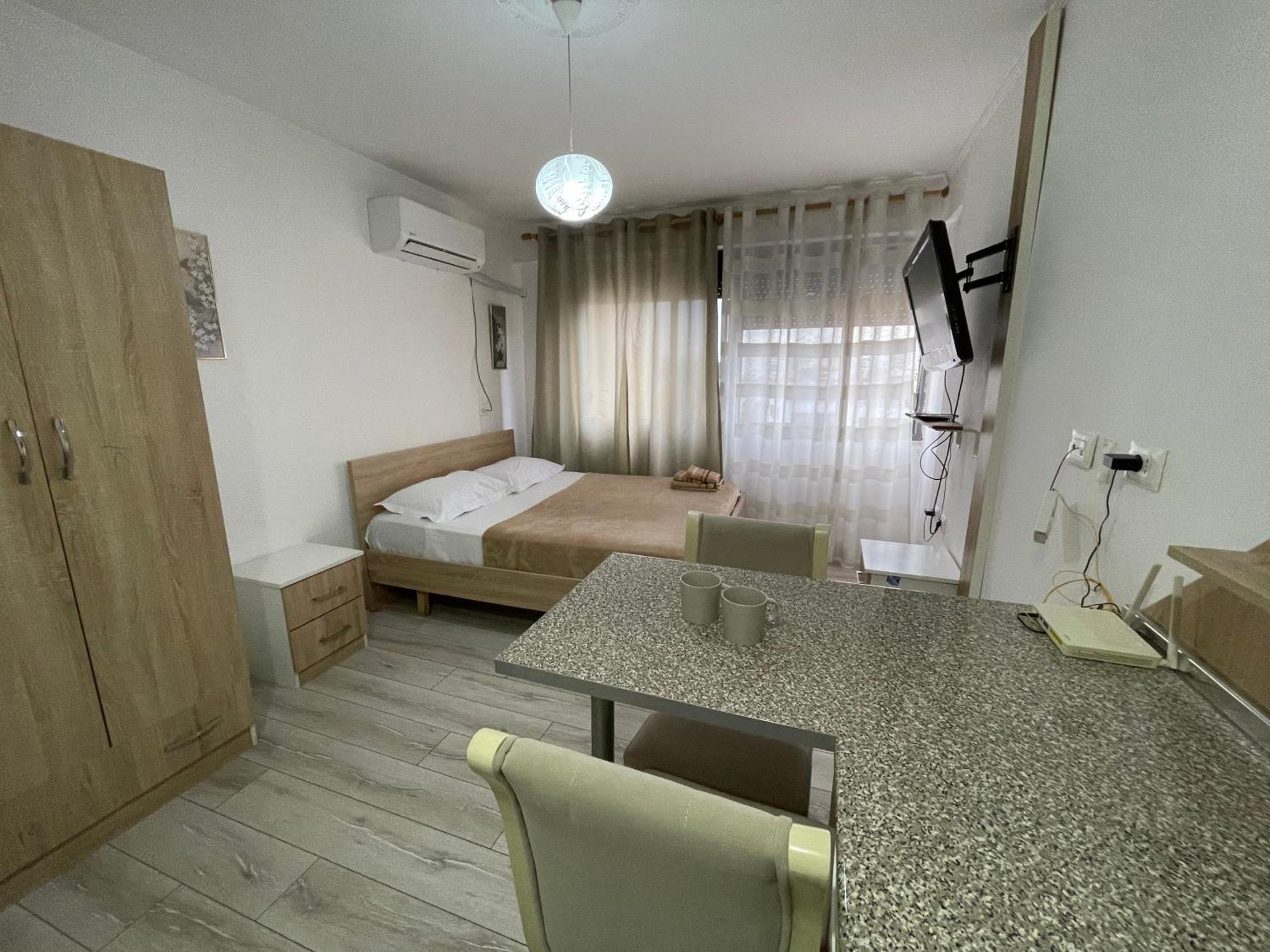 Downtown Modern Studio Apartment Tirana Esterno foto